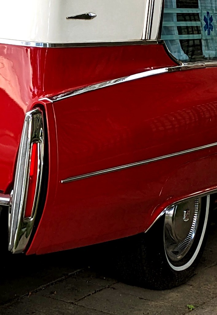 tin fin 1975 cadillac / superior ambulance foto orange Flickr