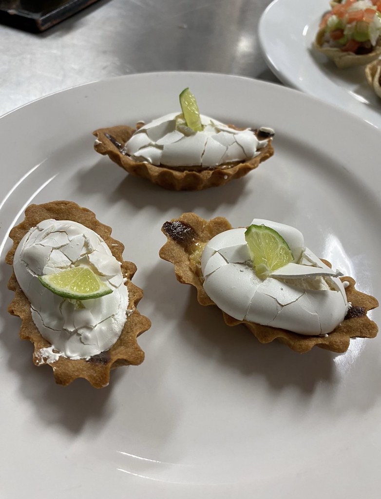 Key lime pie Intentando hacer un emplatado como en la pelí… Edgar