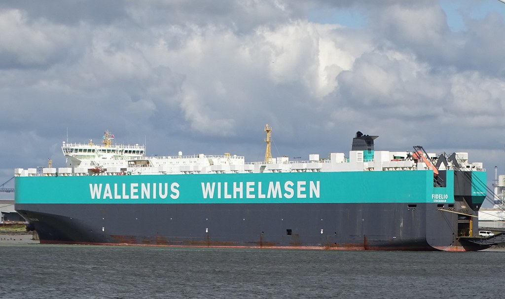 tilbury Vehicle carrier 'Fidelio' at Tilbury landing stage… Flickr