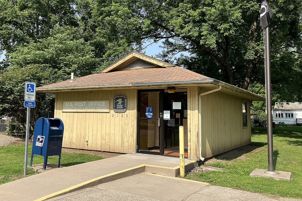 Grantville, KS post office Jefferson County. Photo by E Ka… Flickr