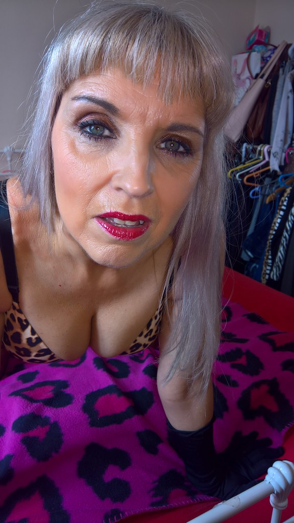 Who would like to lay underneath me as you unclip my bra? Flickr