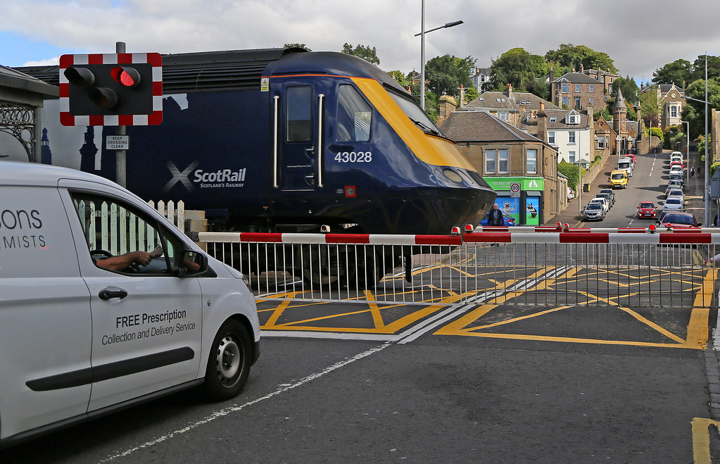 Scotrail HST Power Car 43028 Gray Street, Broughty Ferry… Flickr