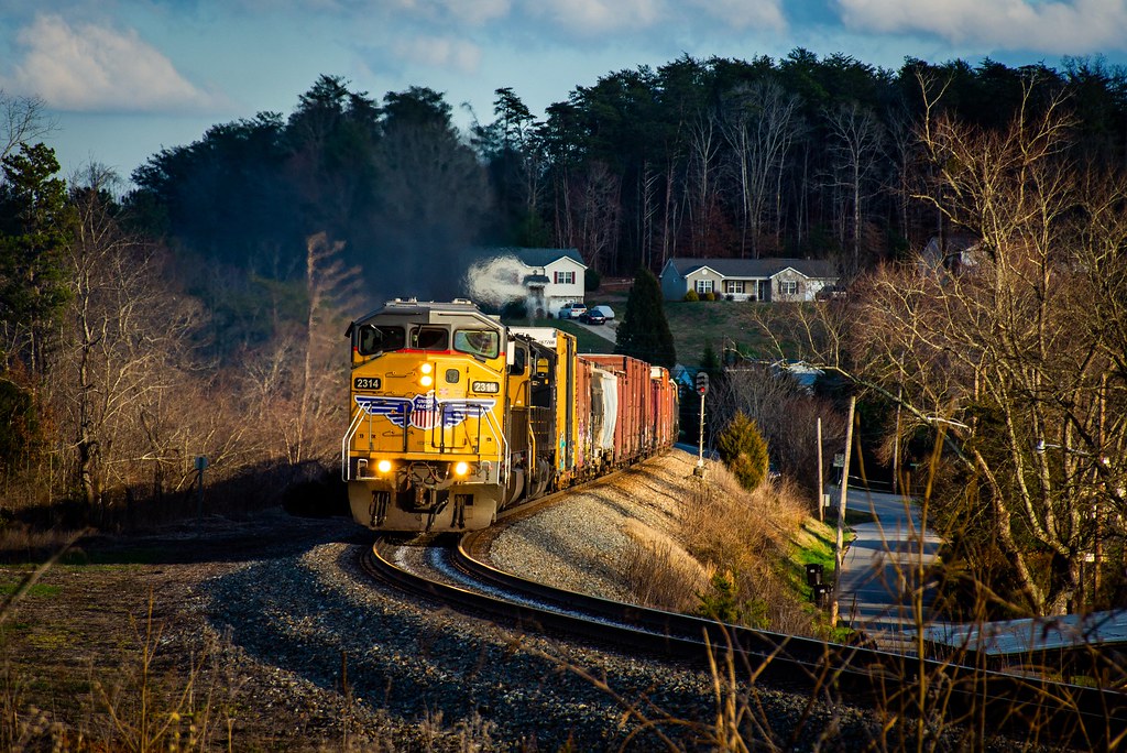 Golden Hour at Glen Alpine NS 135 winds West at Glen Alpin… Flickr