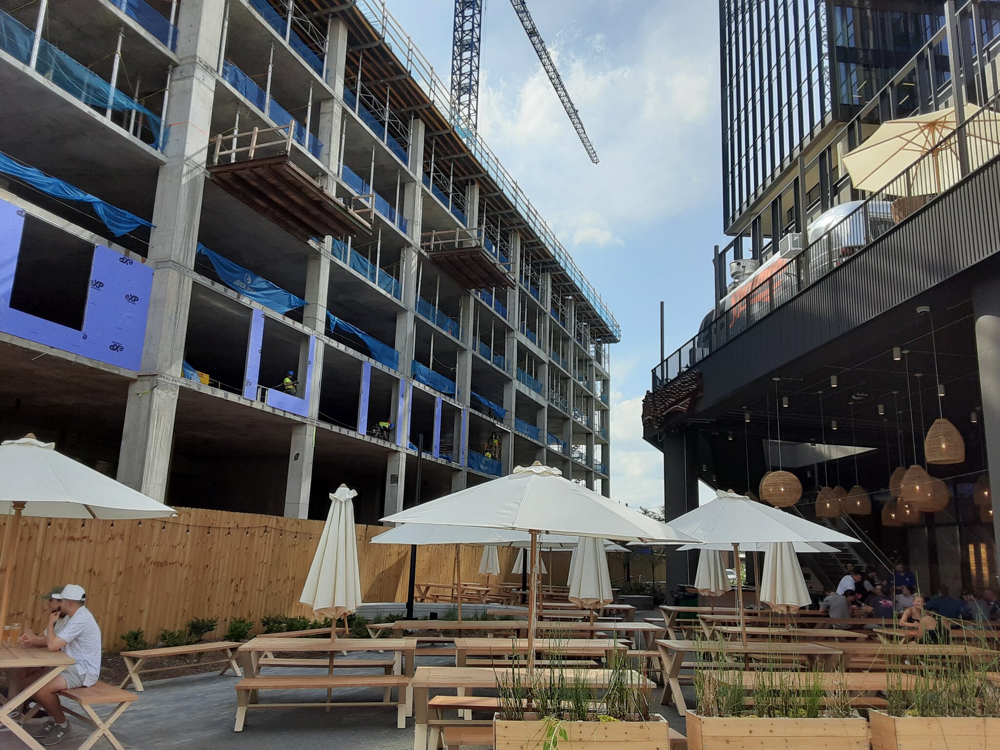 Charlotte 2161 Hawkins The Line Residential 22 fl UC