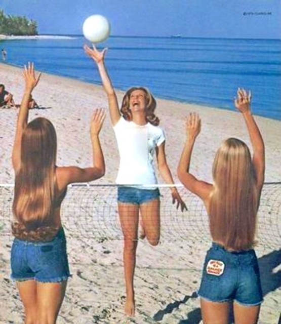 Long hair ladies playing volley ball Long hair and shoulde… Flickr