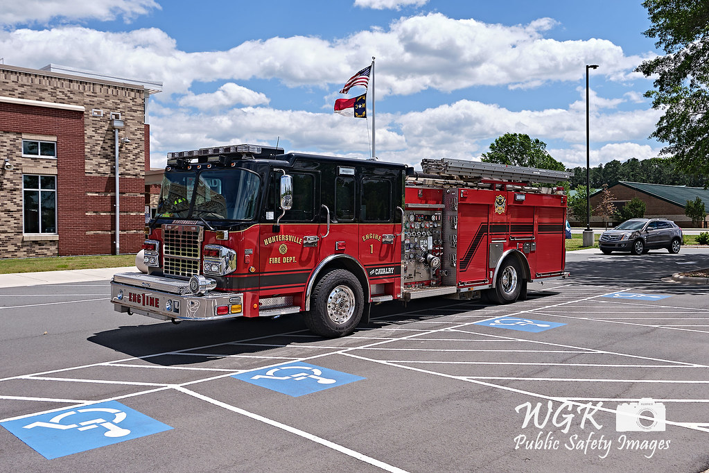 Huntersville Engine 1 This is Engine 1 from the Huntersvil… Flickr