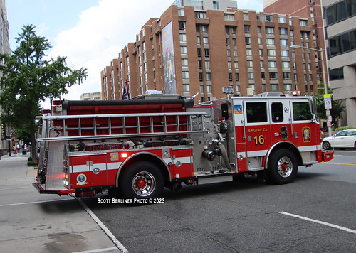 DISTRICT OF COLUMBIA FIRE DEPARTMENT - DCFD - ENGINE COMPA… | Flickr