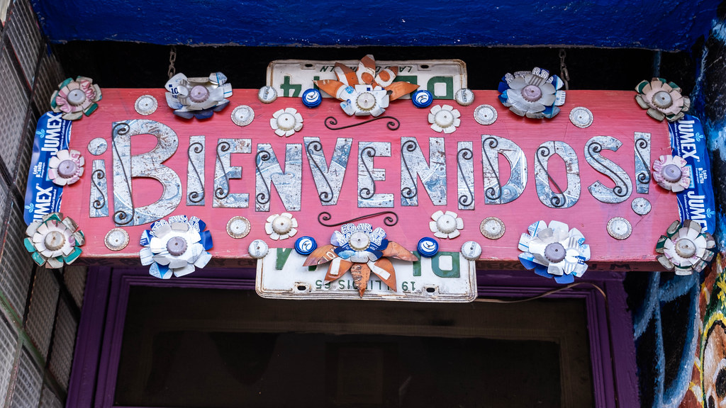 sign at Masks Y Mas Nob Hill, Albuquerque, New Mex… Flickr