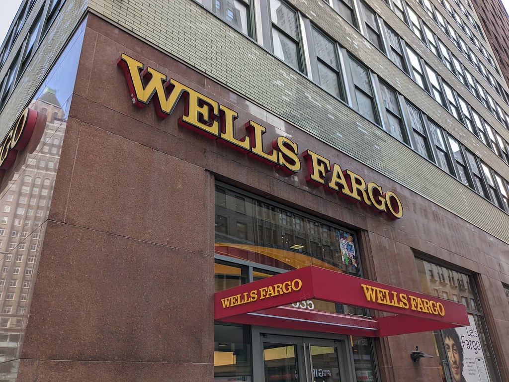 Wells Fargo location in New York City A Wells Fargo bank e… Flickr