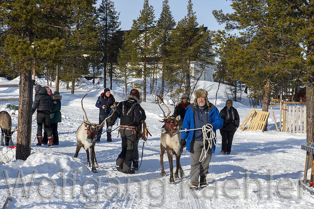 40086832 Tourists at the Sami village of Ravttas near Kiru… Flickr