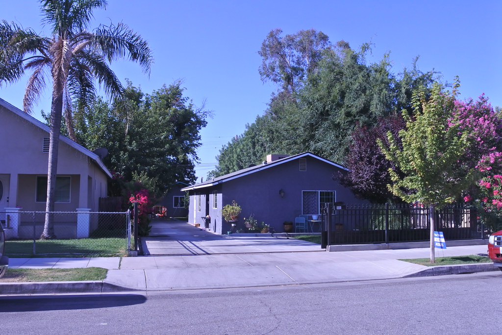 Bakersfield, CA Oleander/Sunset Joseph Wingenfeld Flickr