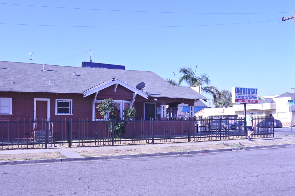 Bakersfield, CA Oleander/Sunset Joseph Wingenfeld Flickr