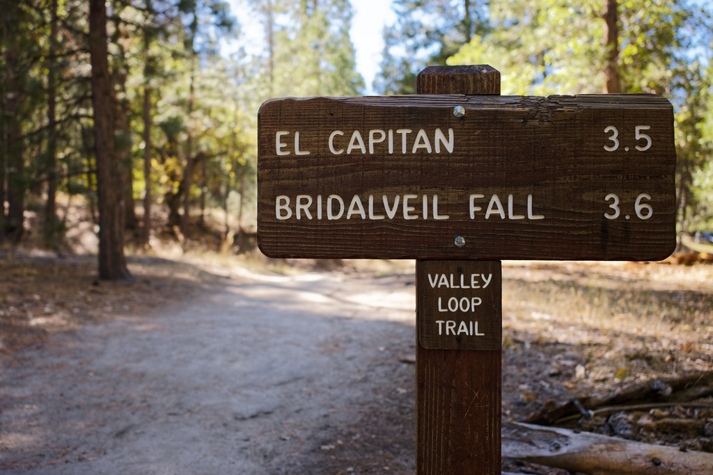 Valley Loop Trail Trail marker heading west on the south s… Flickr