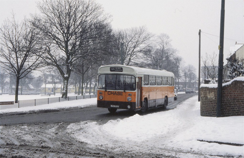 Chase Coaches, Wolverhampton Road, Bloxwich, 1996 Chase Co… Flickr