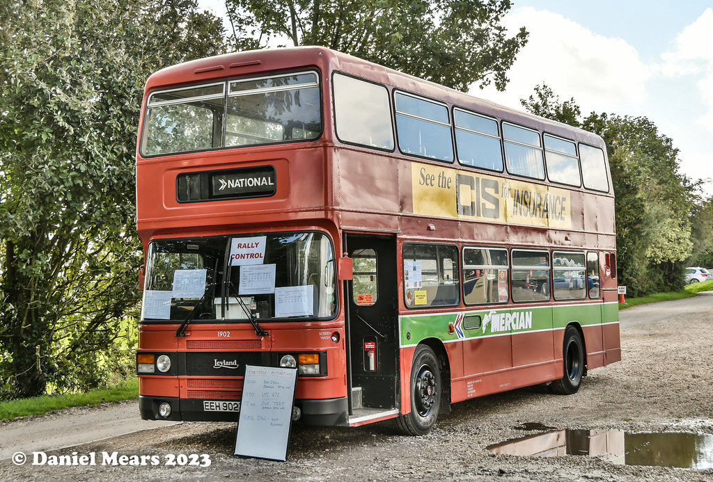 1902 EEH902Y Cotswold Vintage Bus Rally, Stow on the W… Flickr