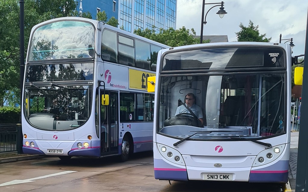 Oldham Bus Station 37419 MX58 DYN First Greater Manchest… Flickr