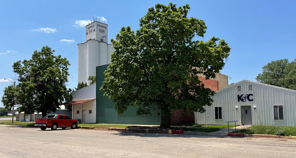 Downtown Sharon, Kansas Sharon is a small community locate… Flickr