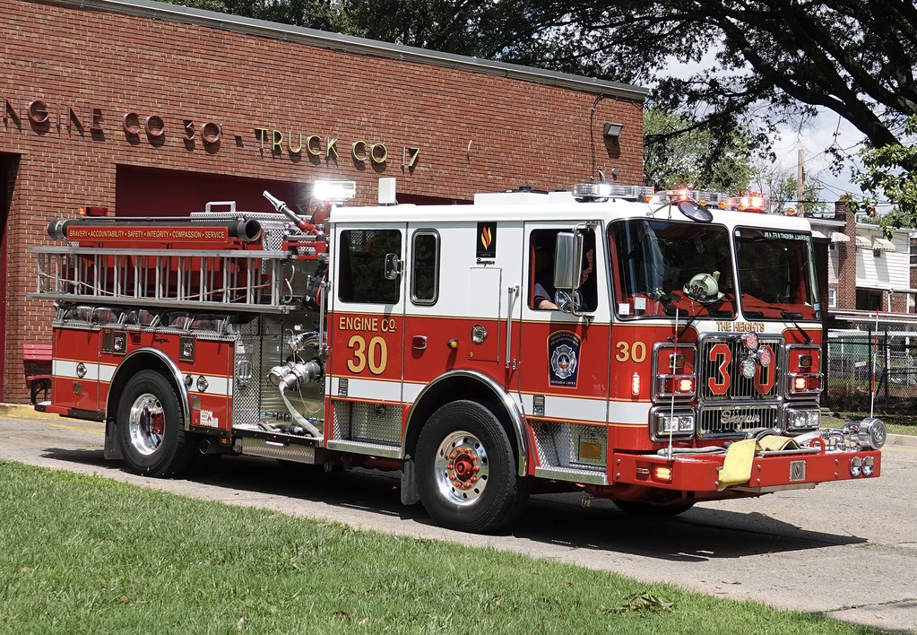 DCFD Engine 30 | District of Columbia Fire & EMS Engine 30 2… | Flickr