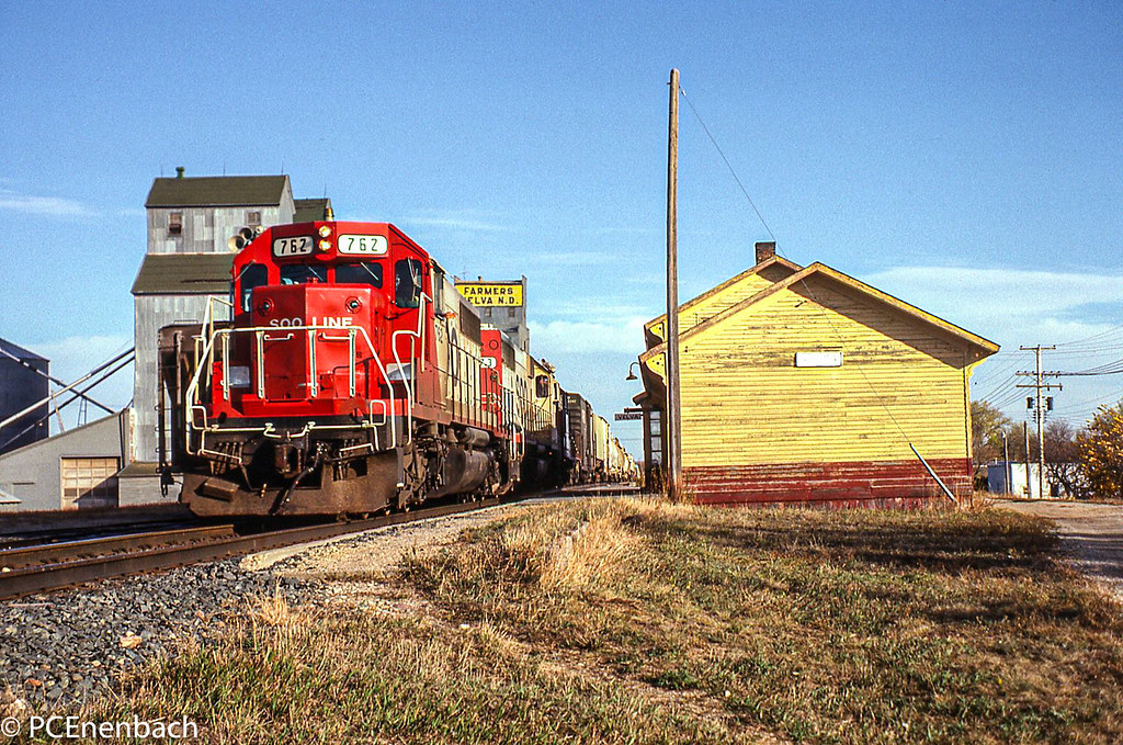 Velva, North Dakota, 17OCT'82 Soo Line was still a "timeta… Flickr