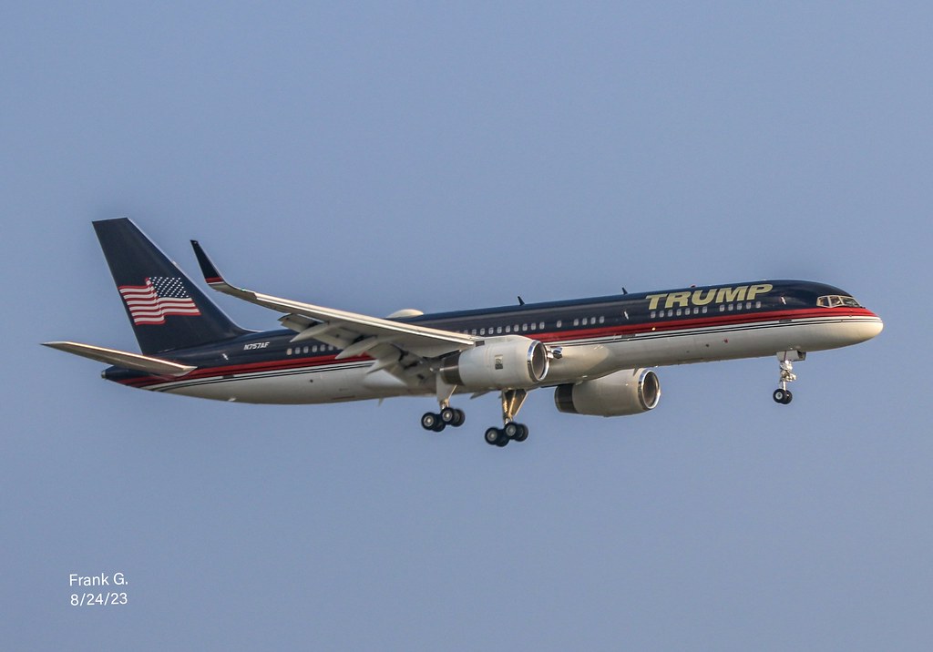 Trump Force One landing Atlanta Airport Frank Guyton Flickr