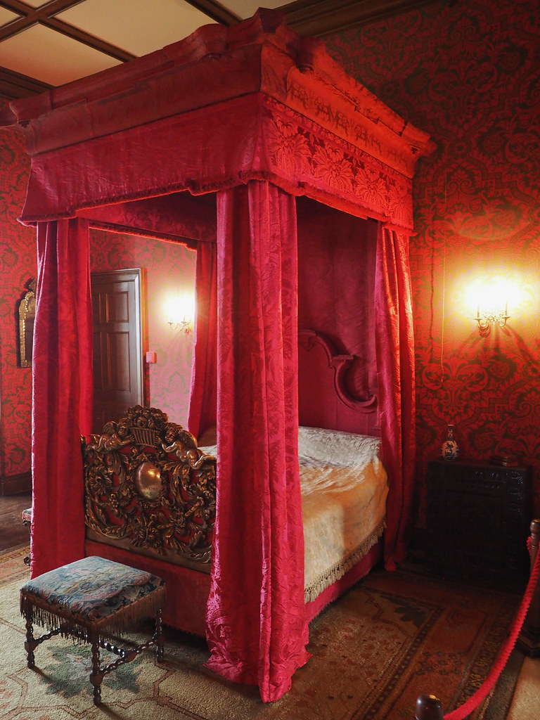 P8130106 The King’s Bedroom is named for Charles I who sta… Flickr