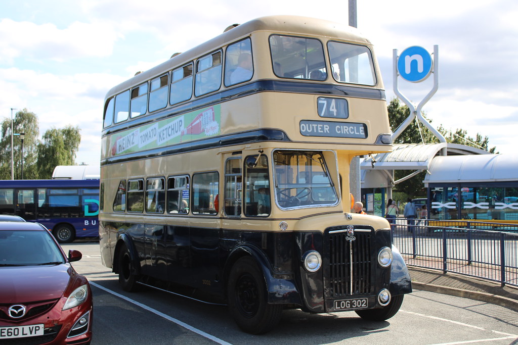3002 at wednesbury bus station.23/08/23 1837 now converted… Flickr