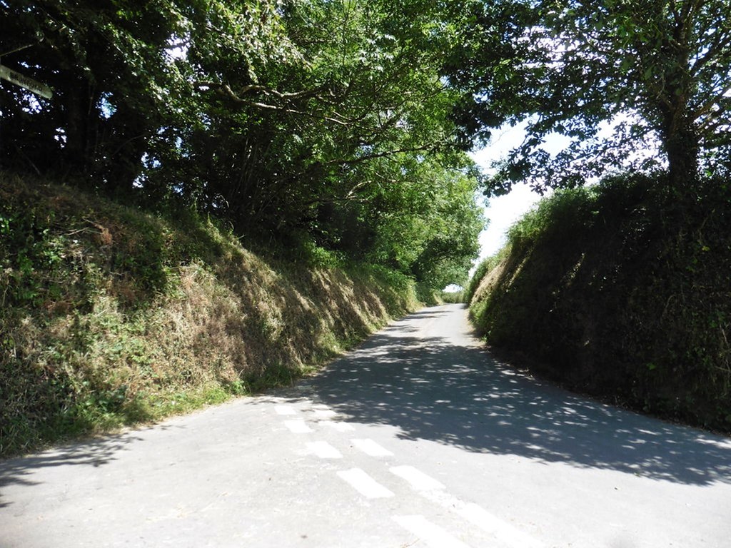 West Buckland, Devon Typical Devonshire narrow lane betwee… Flickr