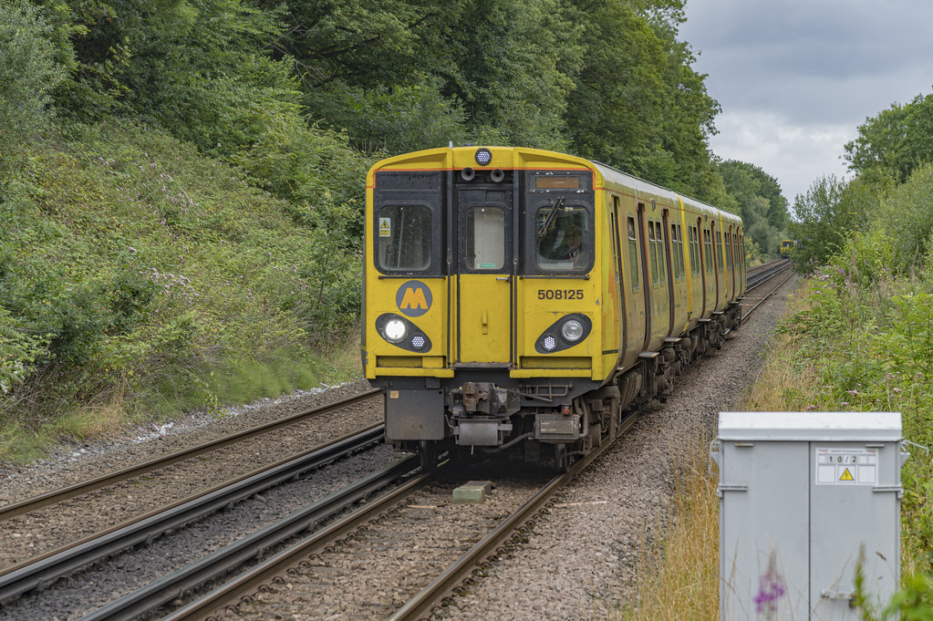 Class 508 508125 at Bromborough Rake Not all services call… Flickr