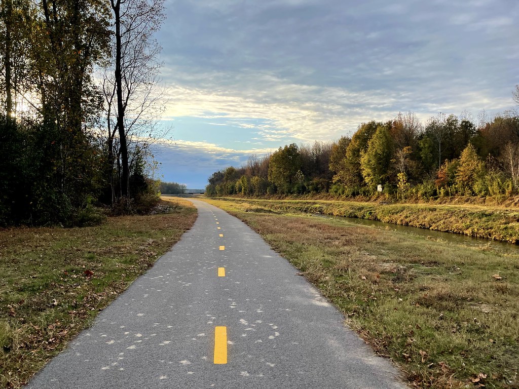 8 Mile Creek Trail 2 Another photo taken at the 8 Mile Cre… Flickr