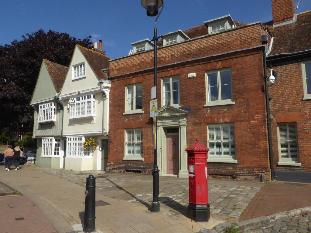 Court street, Faversham Some of the many lovely old buildi… Flickr