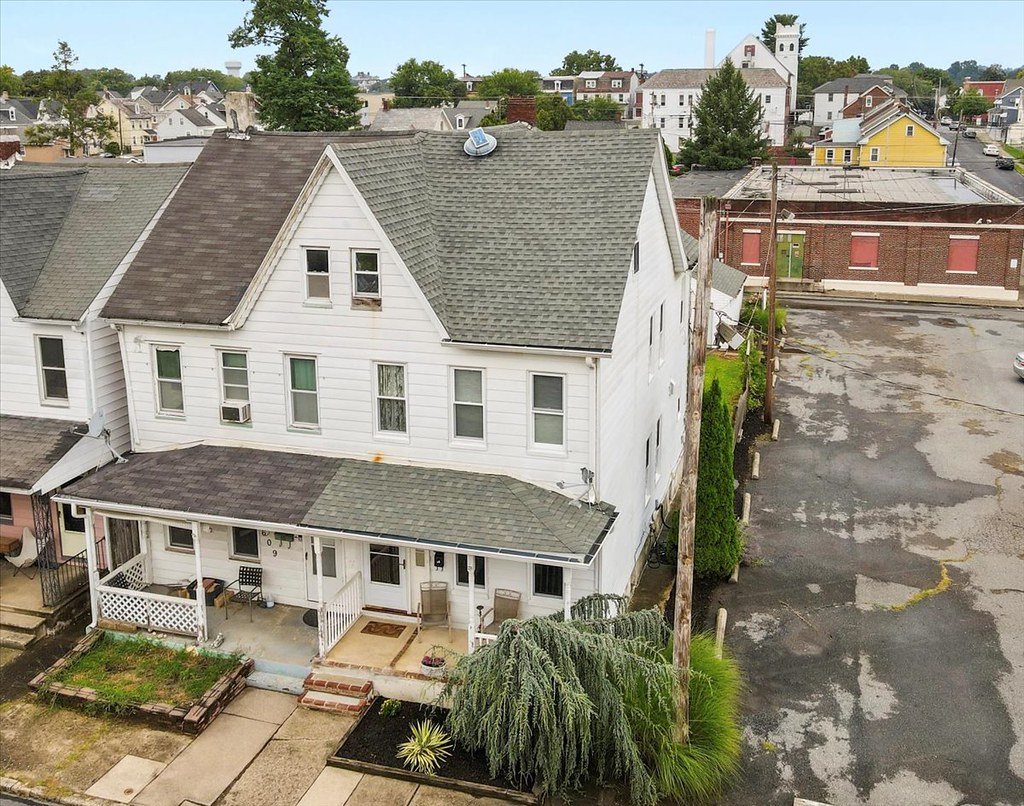 Big, Nearly 1800 sq ft with a Great Layout Legacy Auction & Realty