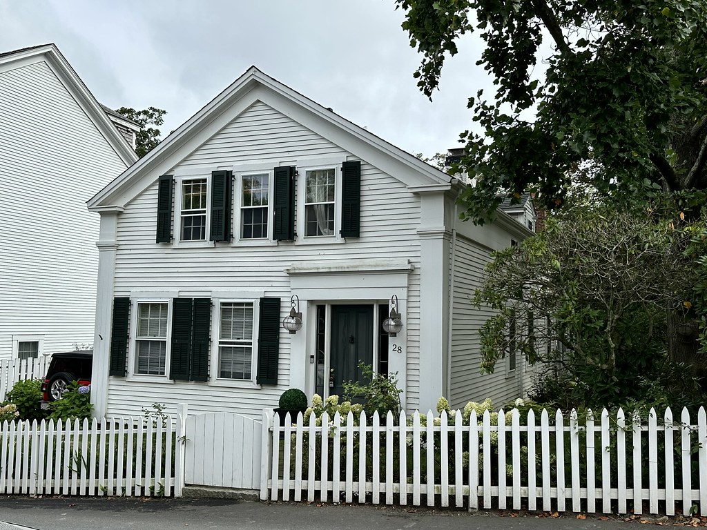 28 Church Street. Vineyard Haven, Massachusetts. devtmefl Flickr