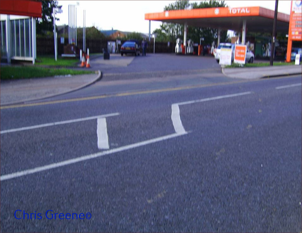 Luton, Leagrave Road service station, LU3 1RJ, October 200… Flickr