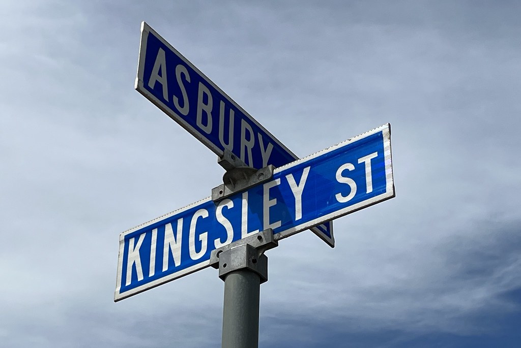Kingsley Street “Well I'm riding down Kingsley figuring I'… Flickr