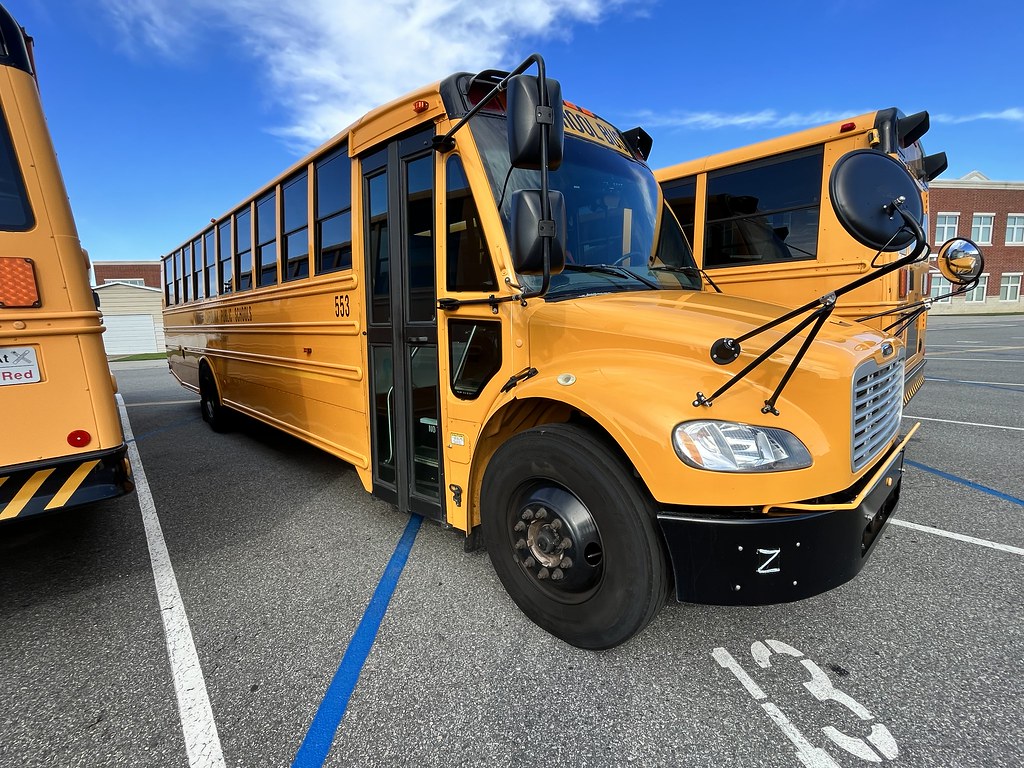 2018 Thomas C2 6.7 Cummins No. 553 72 Pass Cox Mill High S… Flickr