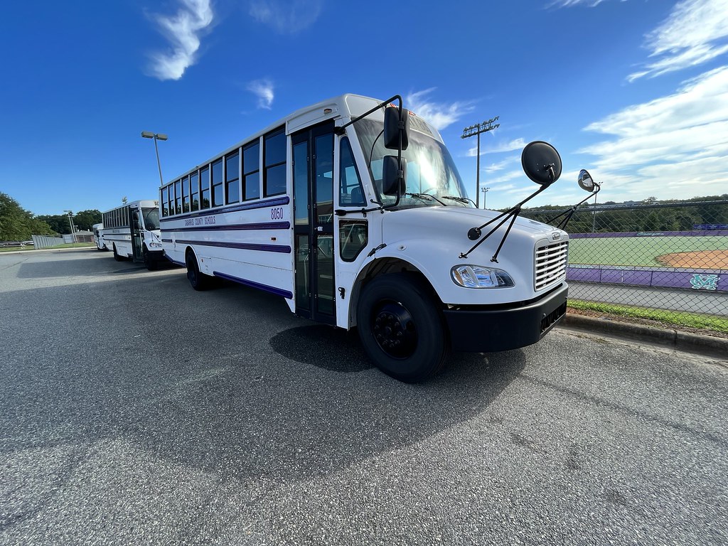 2009 Thomas C2 6.7 Cummins No. 8050 72 Pass Cox Mill High … Flickr