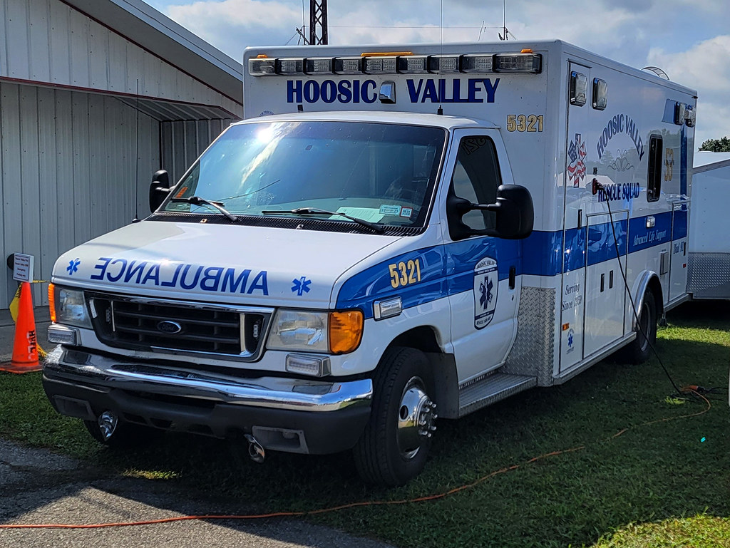 Hoosic Valley Rescue Squad Ambulance 5321 Standing by at t… Flickr