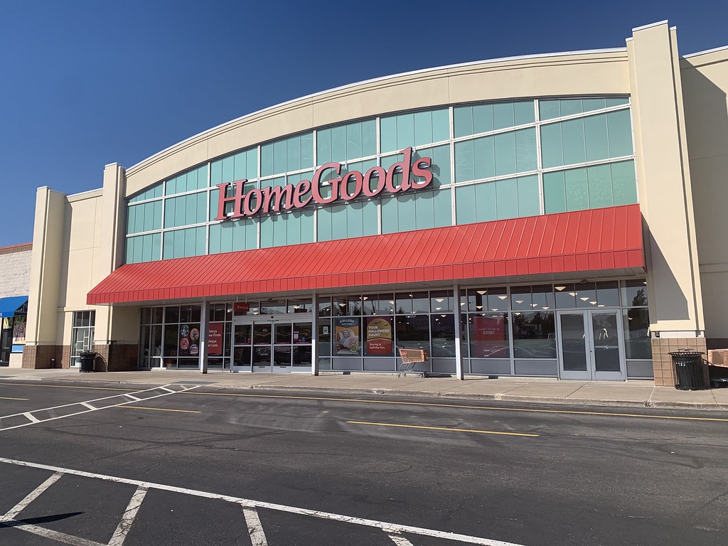 HomeGoods Erie, PA This originally opened as Old Navy in… Flickr