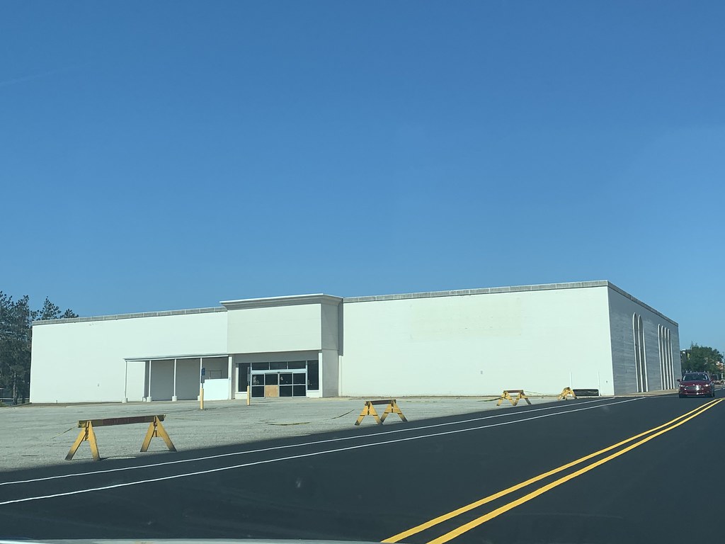 Former Halle’s/Value City Furniture/Valu King/Good Cents … Flickr