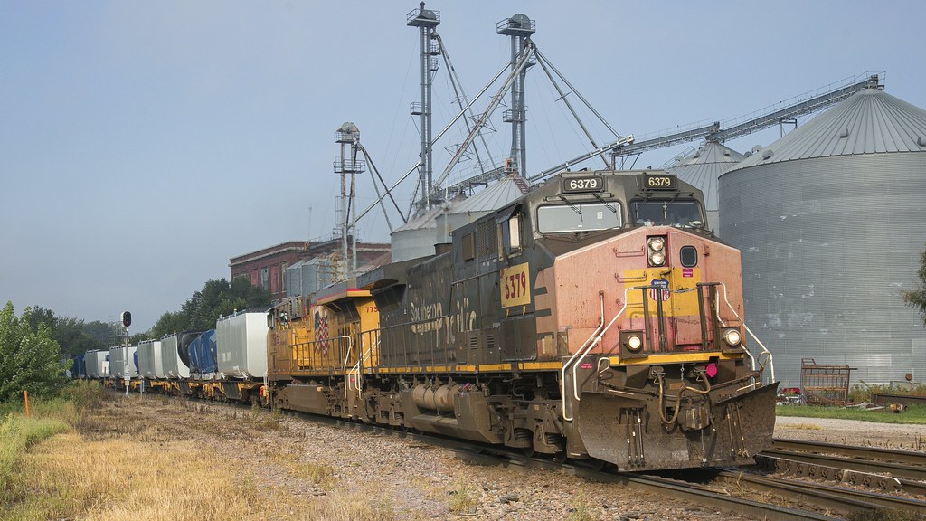UP 6379 East Creston, Iowa The DENCEI crawls into Cresto… Flickr