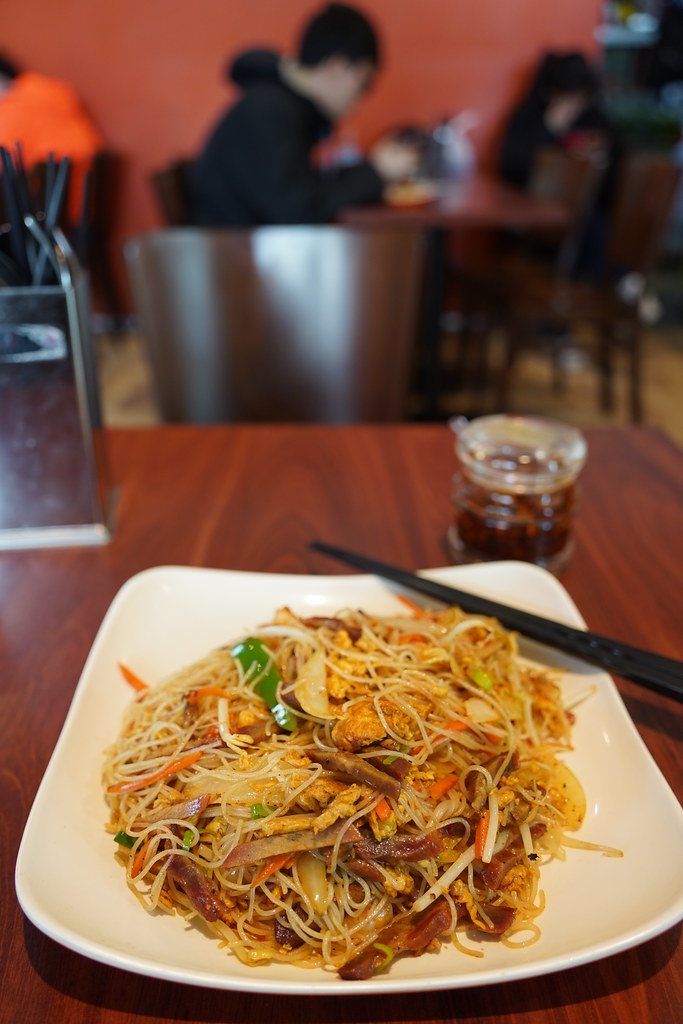Singapore noodles AUD13.80 Tasty BBQ 利文, Bentleigh sid… Flickr