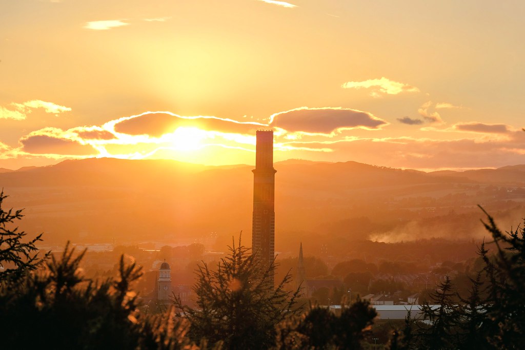 Sunset behind Camperdown works The sun sets behind Cox's s… Flickr