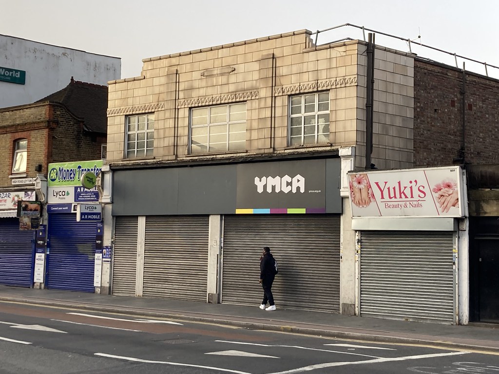Art Deco HIGH ROAD LEYTON E10. Alan Biggs Flickr