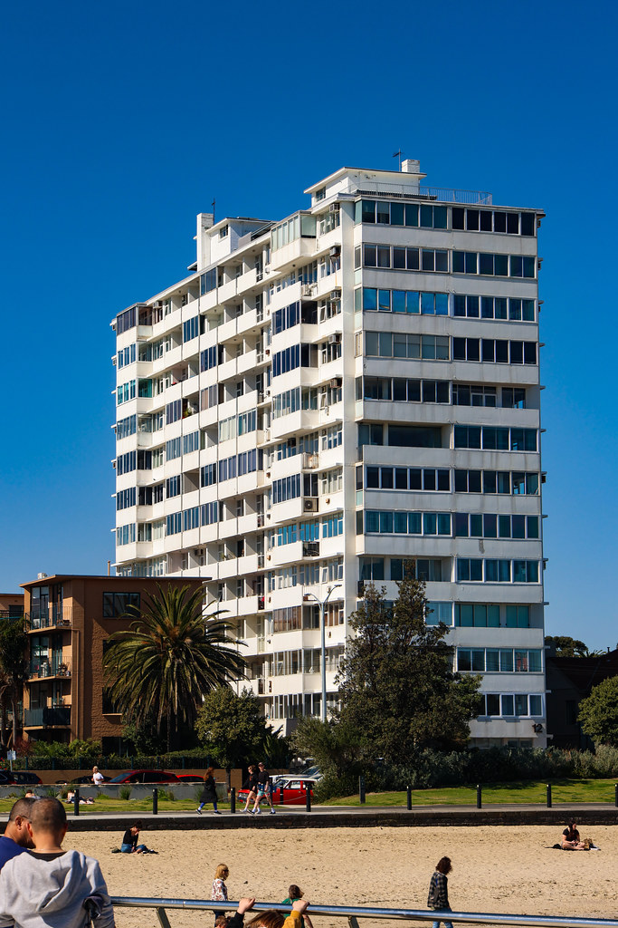 Sunny St Kilda Edgewater Towers is a high rise apartment b… Flickr