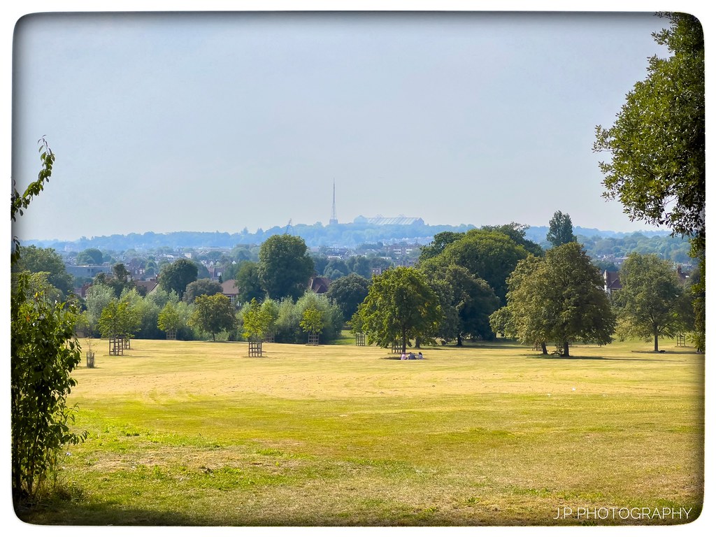 Todays walk around Broomfield Park. Jack Pourgourides Flickr