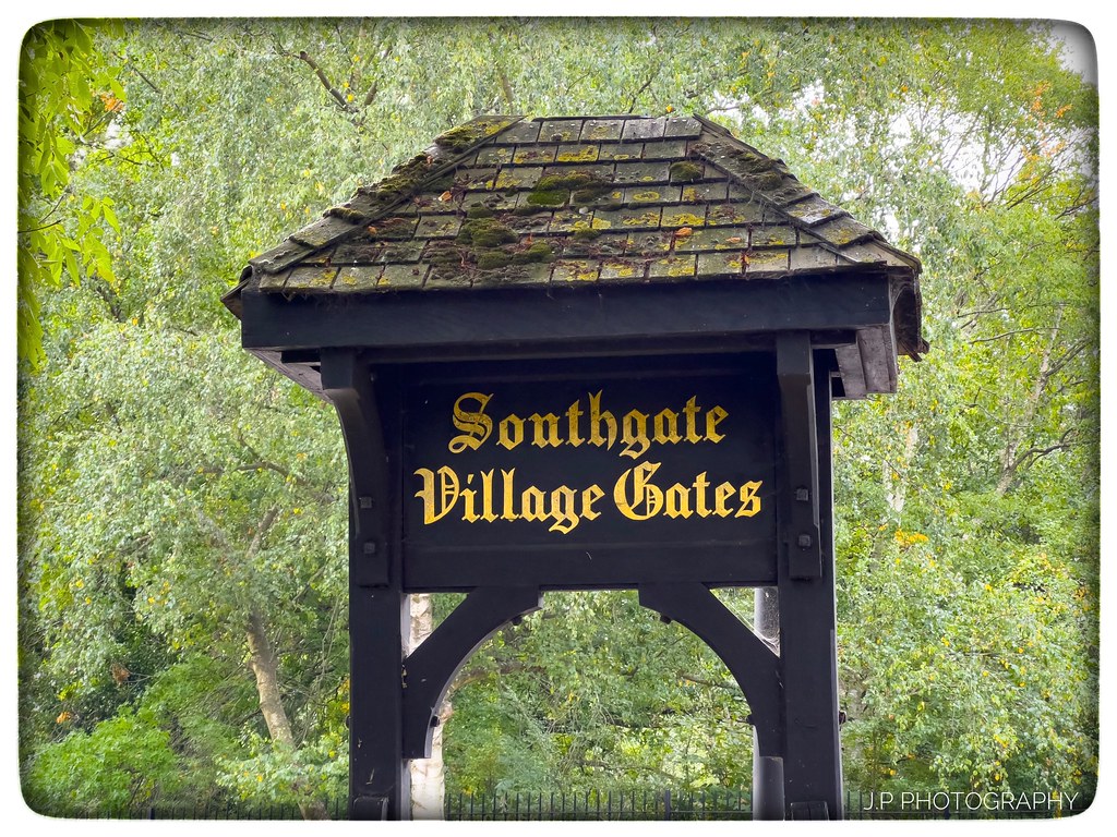 Todays walk around Broomfield Park. Jack Pourgourides Flickr