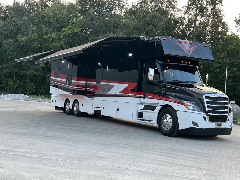 2023 Renegade 45CBF 600HP Like New 4K Miles Three Slides S… Flickr