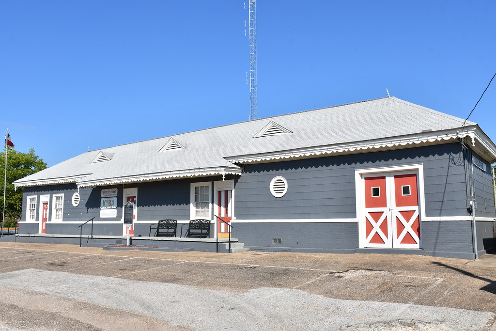 I&GNMoPac Railroad Station (Kilgore, Texas) a photo on Flickriver