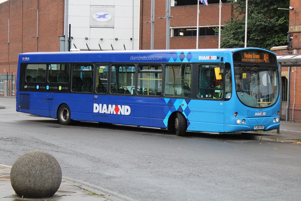 Diamond Bus West Midlands 32124 YJ58FDV tomstransportsphotos Flickr