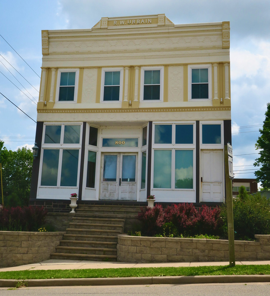 R.W. Urbain Building, Marathon City, WI R.W. Urbain Buildi… Flickr